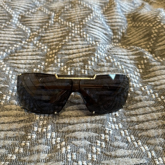 Valentino sunglasses - Picture 1 of 6